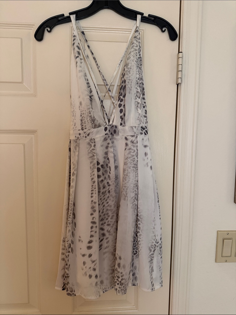 Oh My Love White and Gray Backless Animal-Print V-Neck Dress